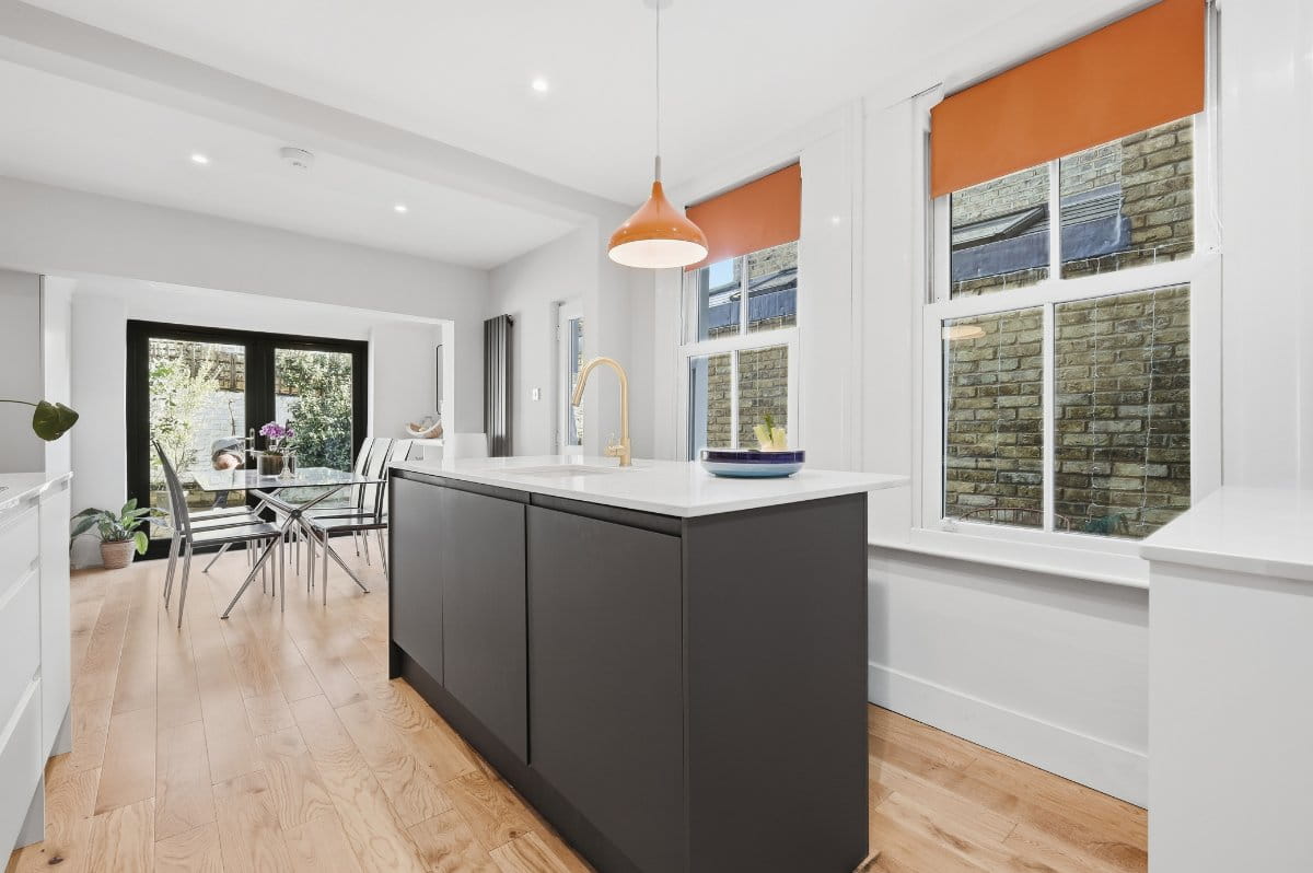 4 bedroom house, Second Avenue, London SW14 - Available