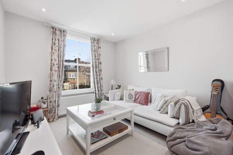 4 bedroom house, Second Avenue, London SW14 - Available