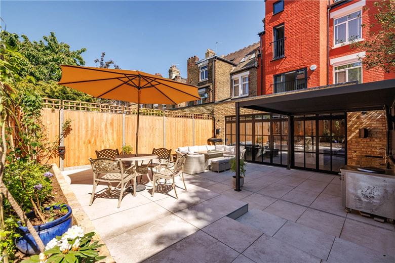 6 bedroom house, Acton Lane, London W4 - Available