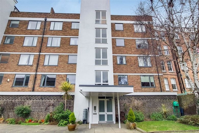 2 bedroom flat, The Terrace, Barnes SW13 - Available