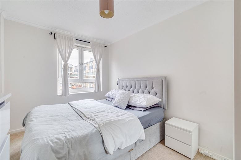 2 bedroom flat, Whitlock Drive, London SW19 - Available