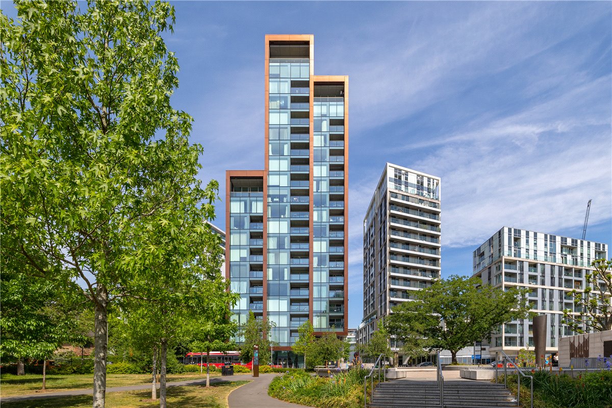 1 bedroom flat, Buckhold Road, London SW18 - Available