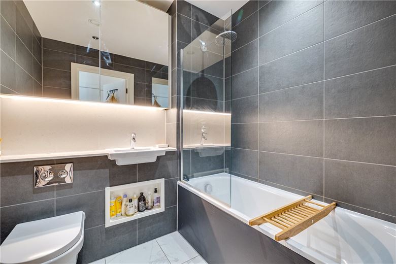 1 bedroom flat, Buckhold Road, London SW18 - Available