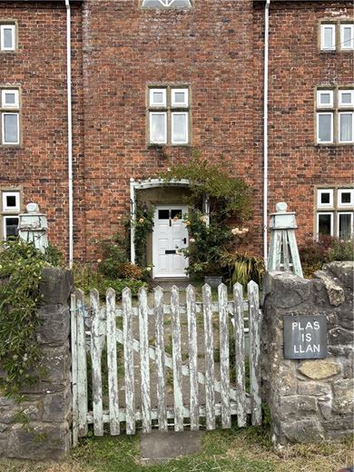 5 bedroom house, Waen Road, Dyserth LL18 - Available