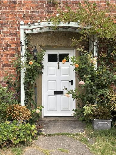 5 bedroom house, Waen Road, Dyserth LL18 - Available