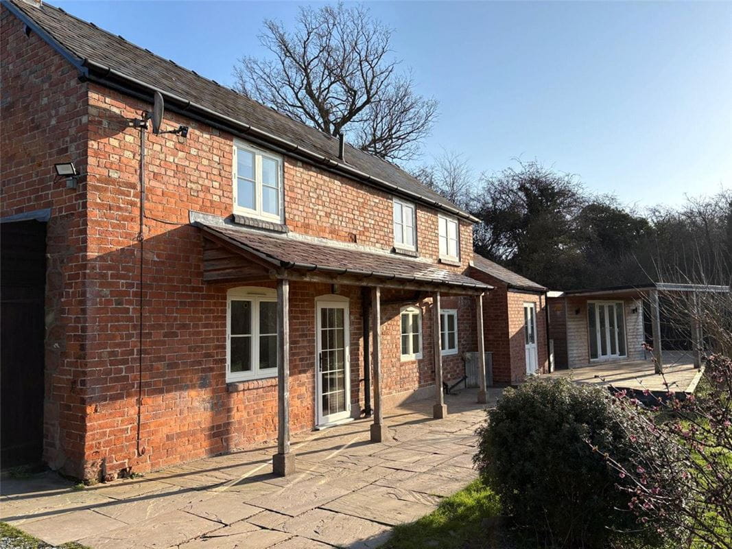 3 bedroom house, Montford, Montford Bridge SY4 - Available