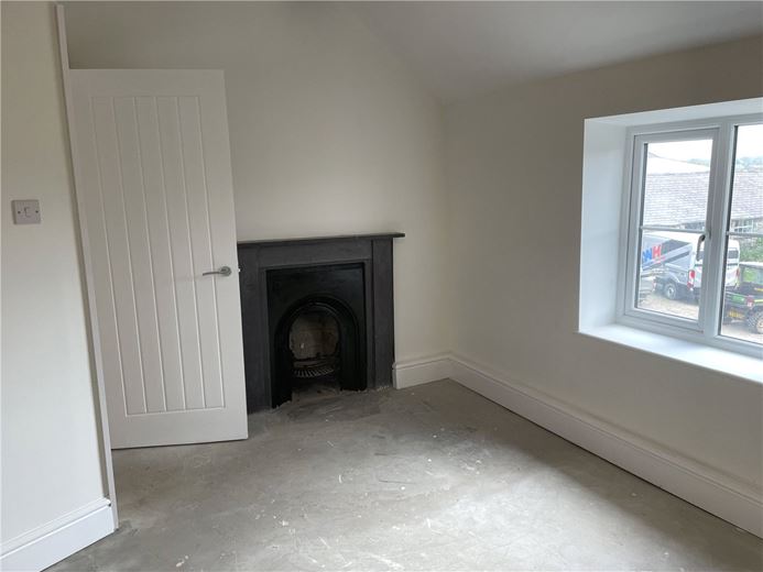 3 bedroom house, Wrexham Road, Pontblyddyn CH7 - Available