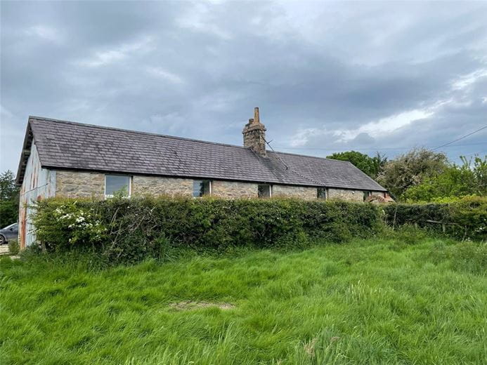 3 bedroom bungalow, Nantglyn Road, Denbigh LL16 - Available