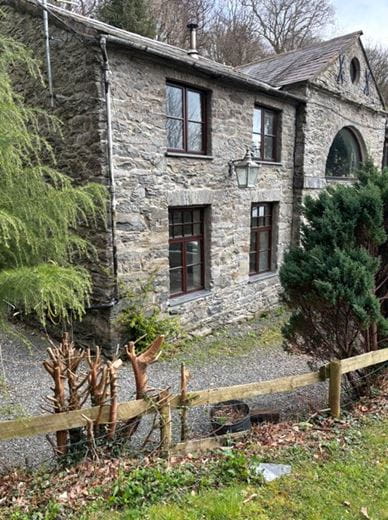 2 bedroom flat, Ffordd Pennant, Eglwysbach LL28 - Available