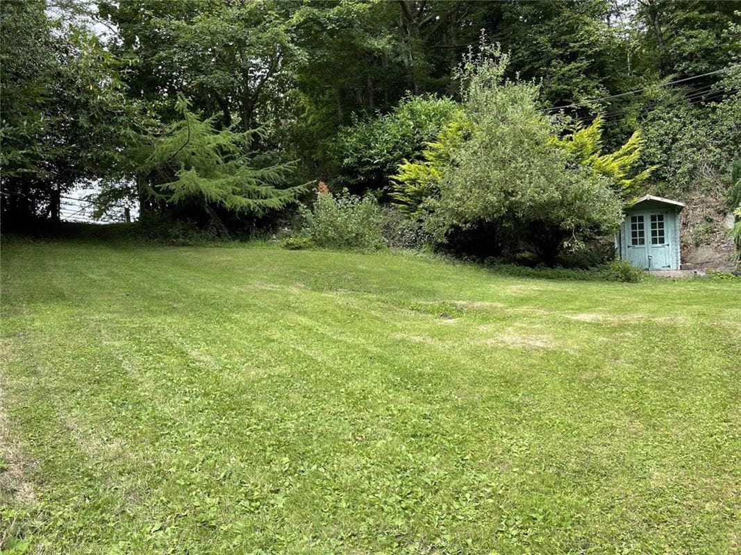 2 bedroom flat, Ffordd Pennant, Eglwysbach LL28 - Available