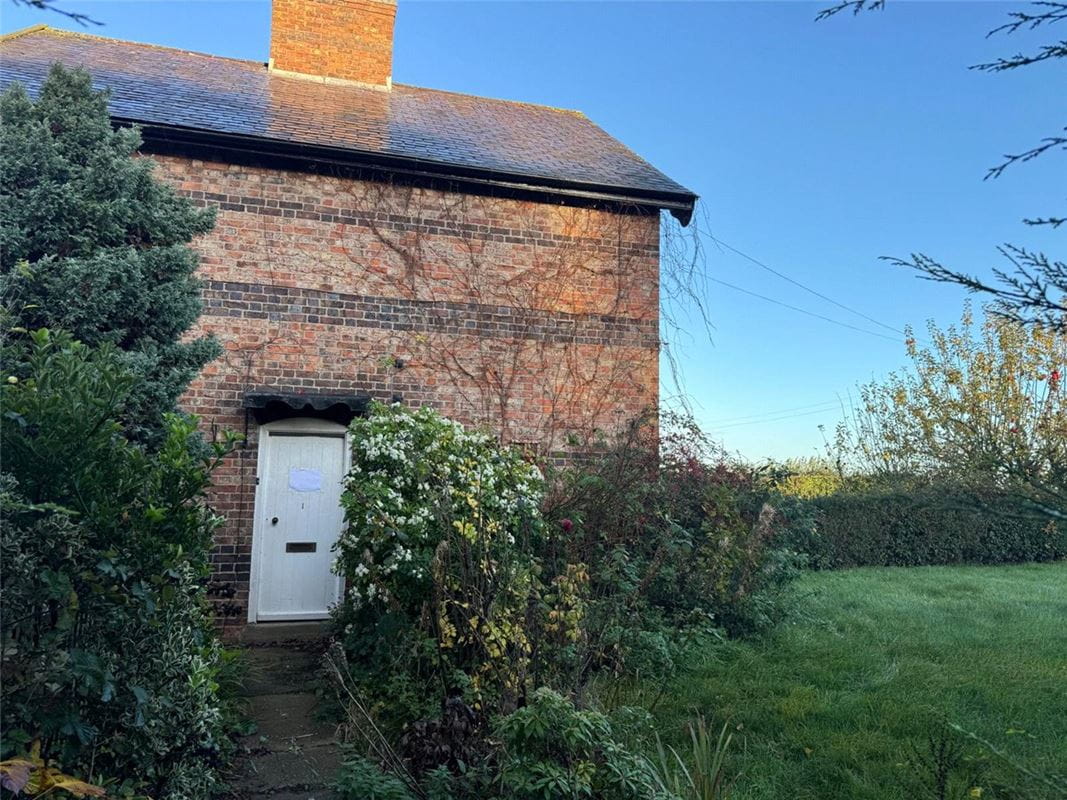 2 bedroom house, Cumbers, Hanmer SY13 - Available