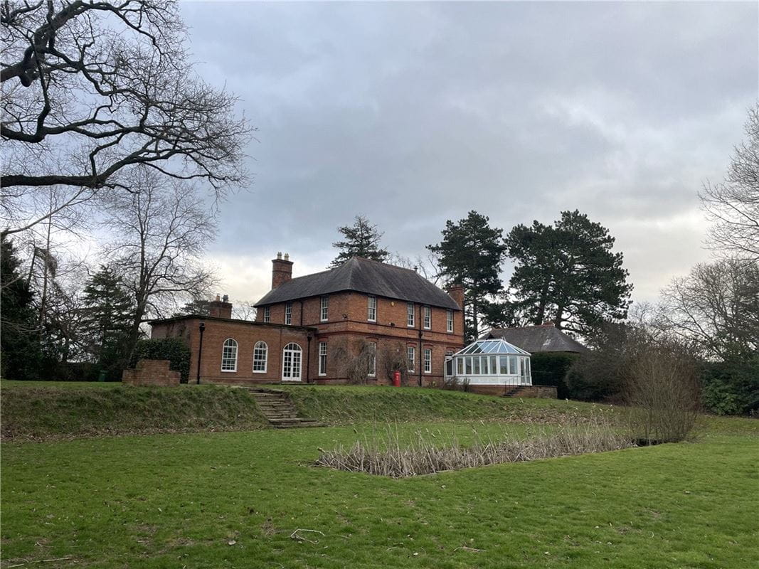 6 bedroom house, Gredington, Hanmer SY13 - Available