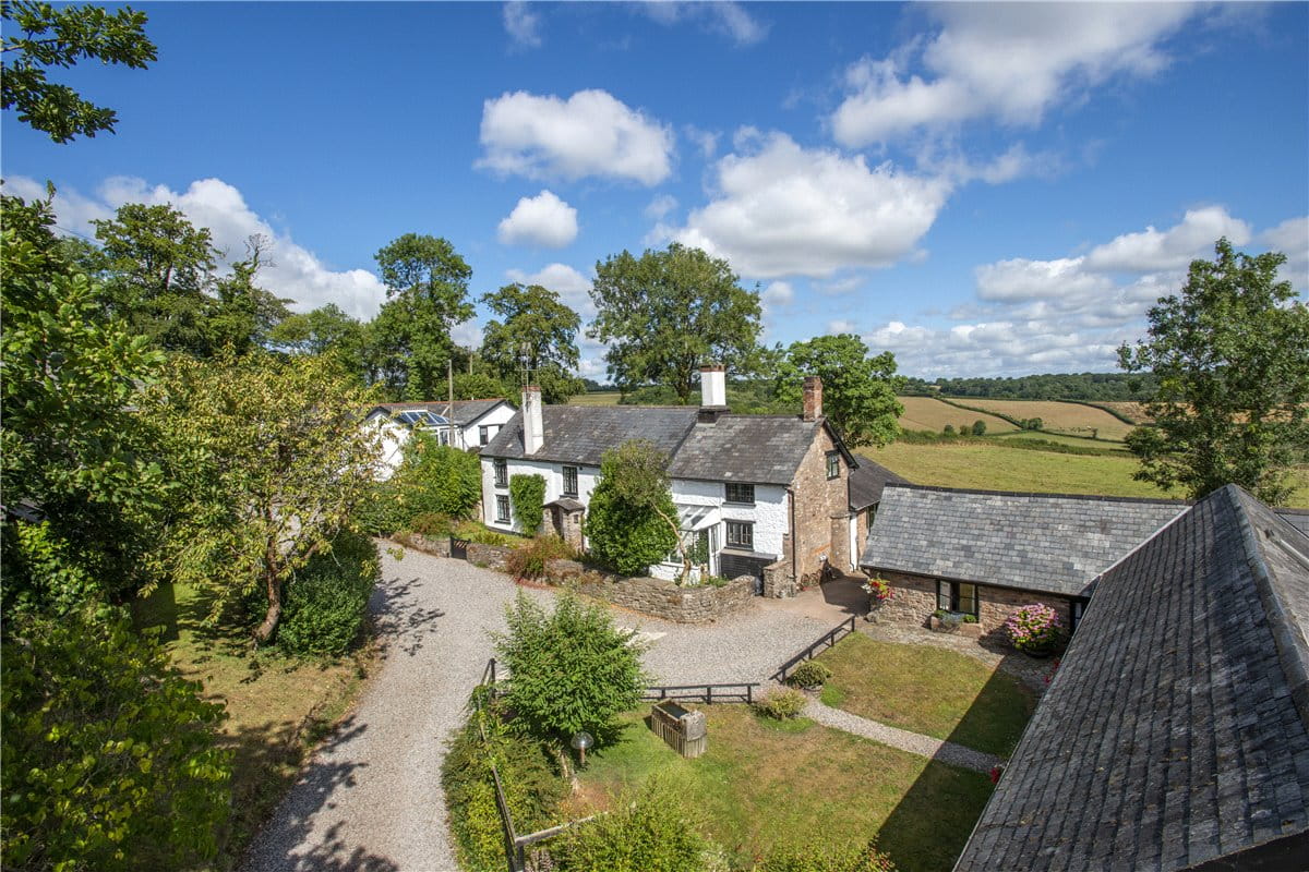  bedroom house, Huntsham, Tiverton EX16 - Available