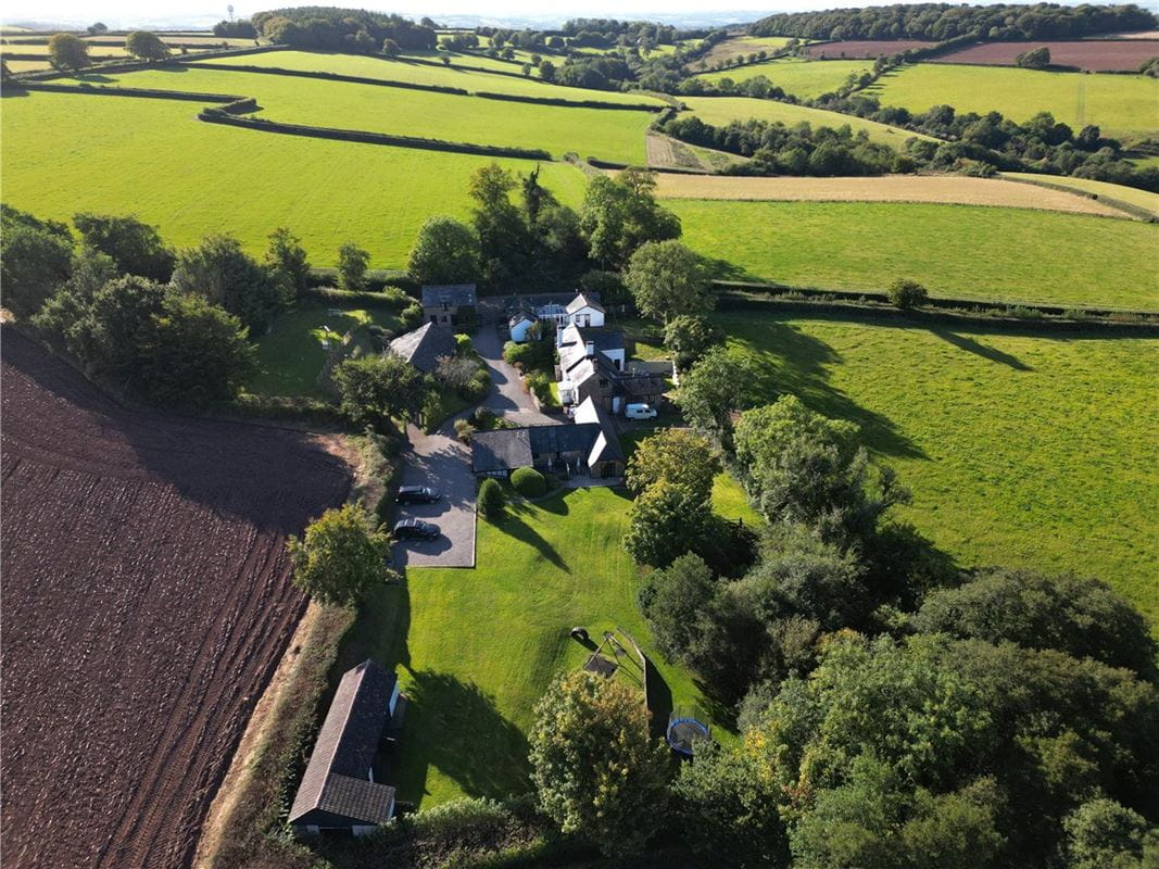  bedroom house, Huntsham, Tiverton EX16 - Available