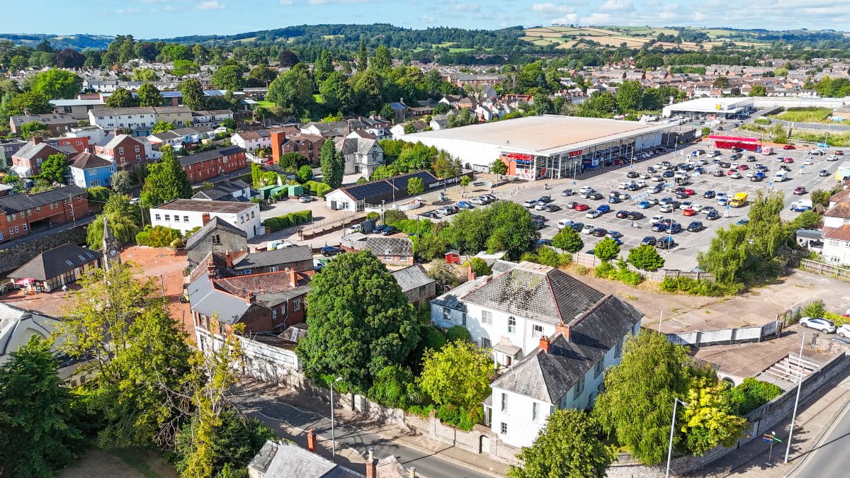 6 bedroom house, Blundells Road, Tiverton EX16 - Available