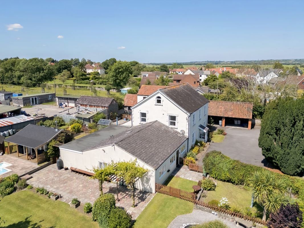 6 bedroom house, Glastonbury Road, Meare BA6 - Available