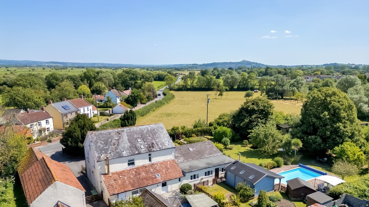 6 bedroom house, Glastonbury Road, Meare BA6 - Available