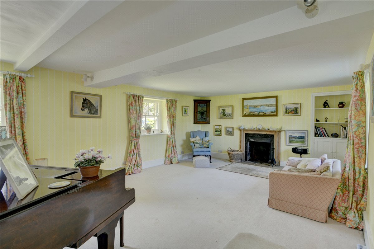  bedroom house, Moorside, Sturminster Newton DT10 - Available