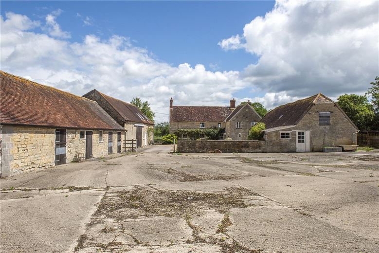  bedroom house, Moorside, Sturminster Newton DT10 - Available