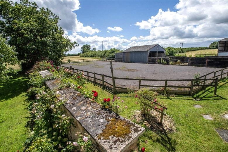  bedroom house, Moorside, Sturminster Newton DT10 - Available