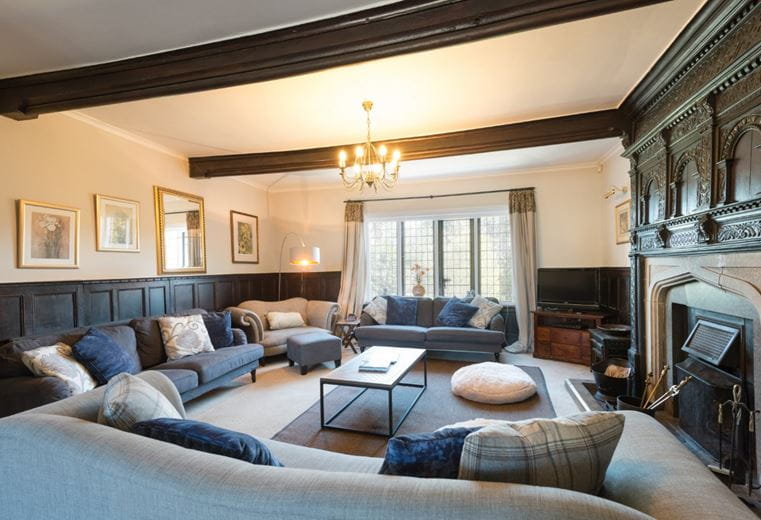 8 bedroom house, High Street, Swanage BH19 - Available