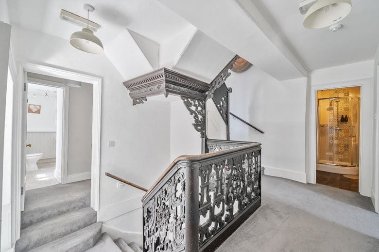 8 bedroom house, High Street, Swanage BH19 - Available