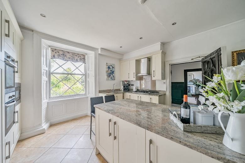 8 bedroom house, High Street, Swanage BH19 - Available