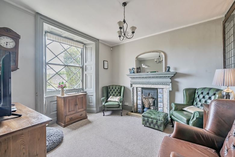 8 bedroom house, High Street, Swanage BH19 - Available