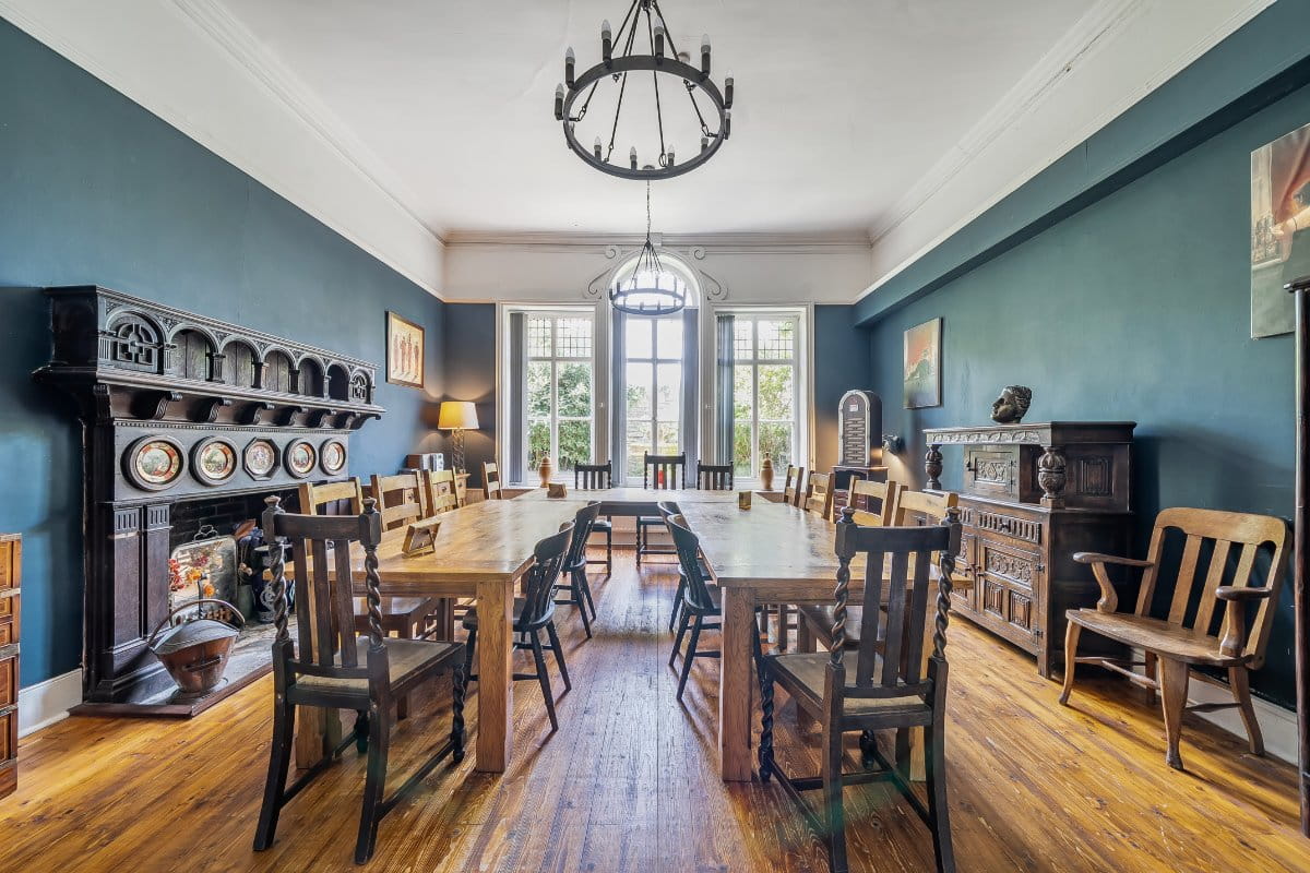 8 bedroom house, High Street, Swanage BH19 - Available