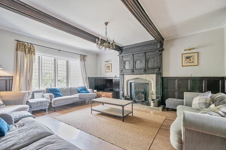 8 bedroom house, High Street, Swanage BH19 - Available