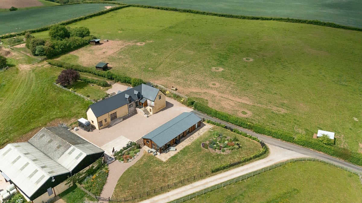 9 bedroom house, St. Weonards, Hereford HR2 - Available