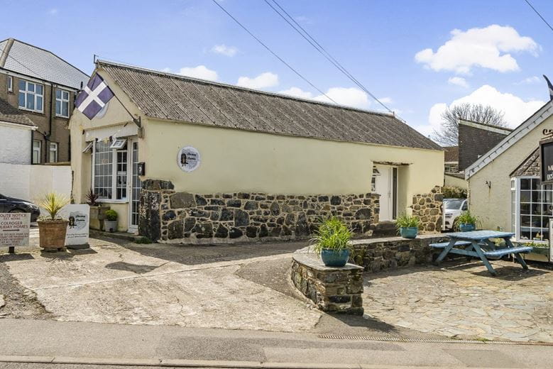 5 bedroom house, Lender Lane, Mullion TR12 - Available