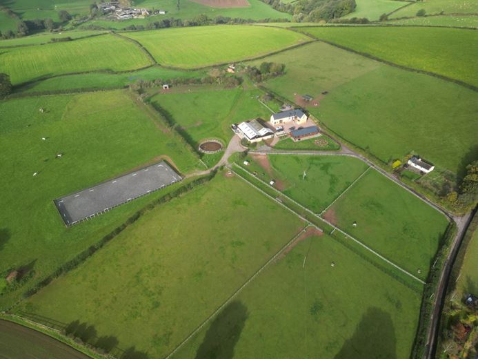 7 bedroom house, St. Weonards, Hereford HR2 - Available