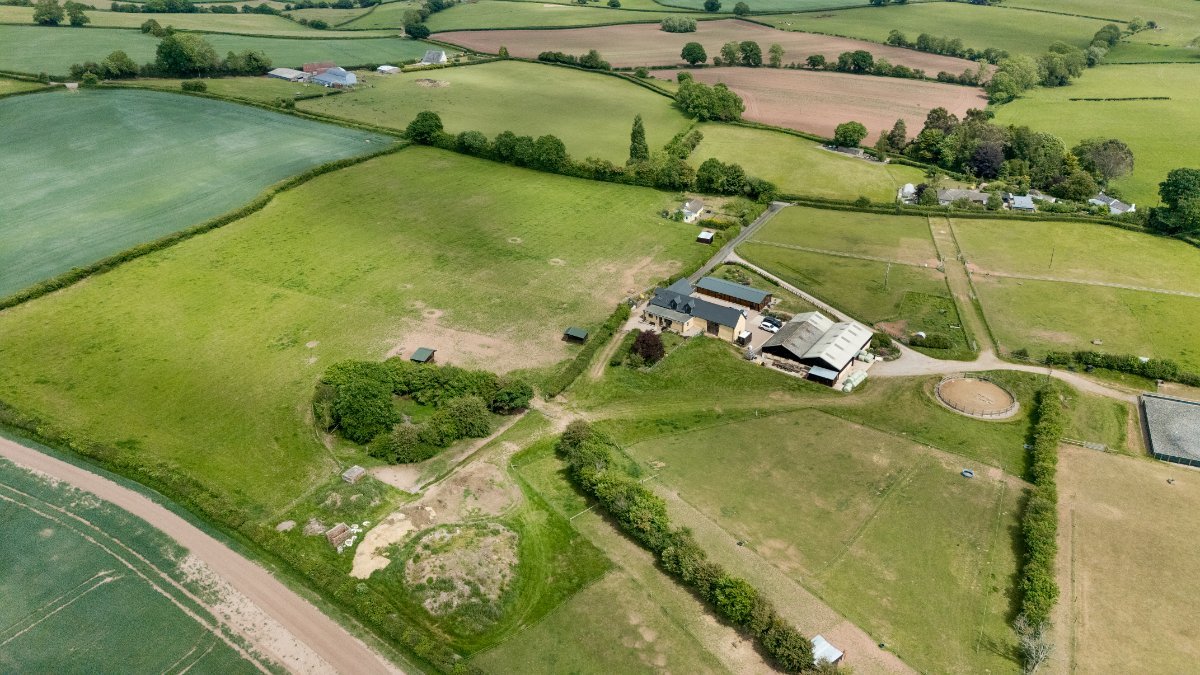 7 bedroom house, St. Weonards, Hereford HR2 - Available