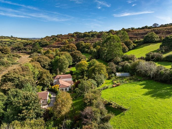 5 bedroom house, Wheal Henry, Twelveheads TR4 - Available