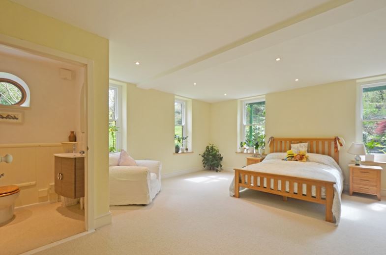 3.2 acres Farm, Hale Mills, Twelveheads TR4 - Available