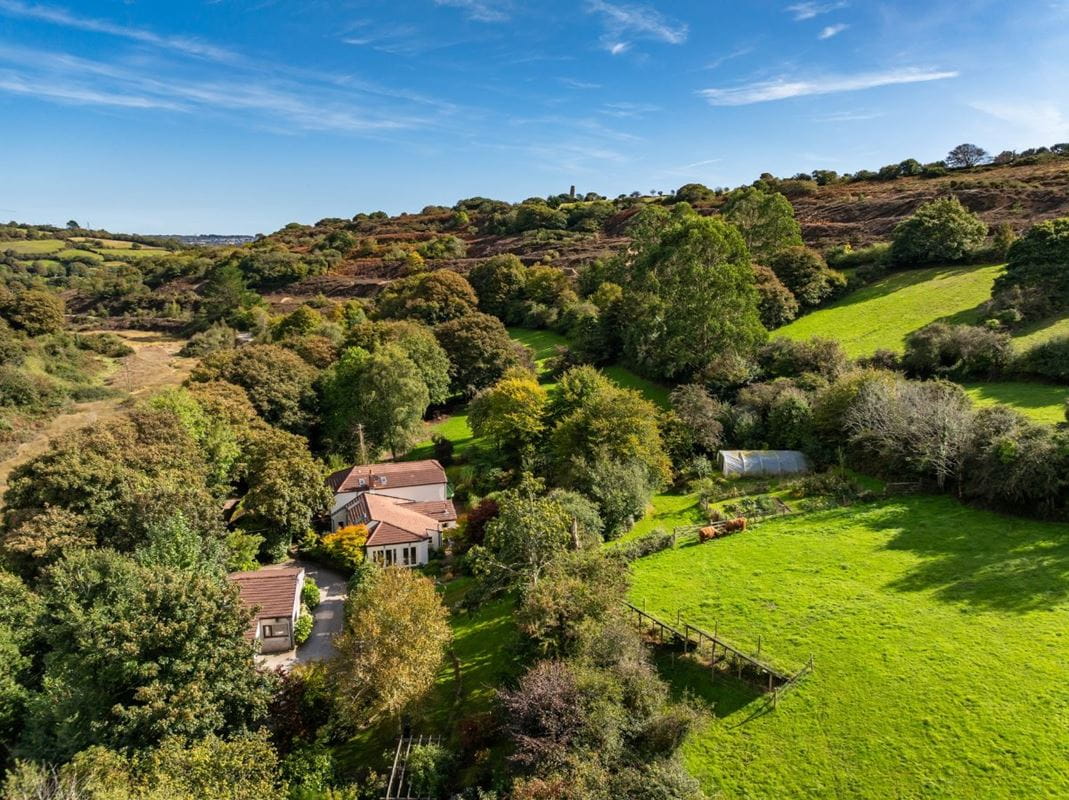 3.2 acres Farm, Hale Mills, Twelveheads TR4 - Available