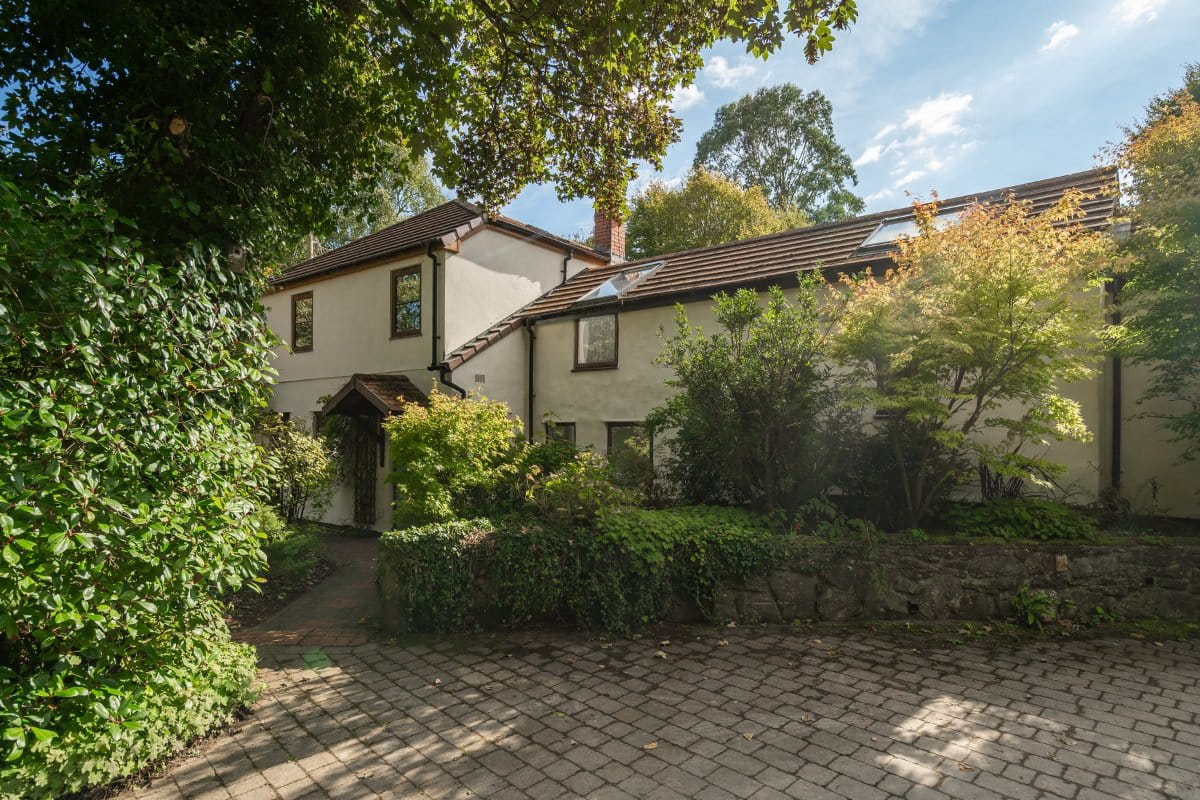 3.2 acres Farm, Hale Mills, Twelveheads TR4 - Available