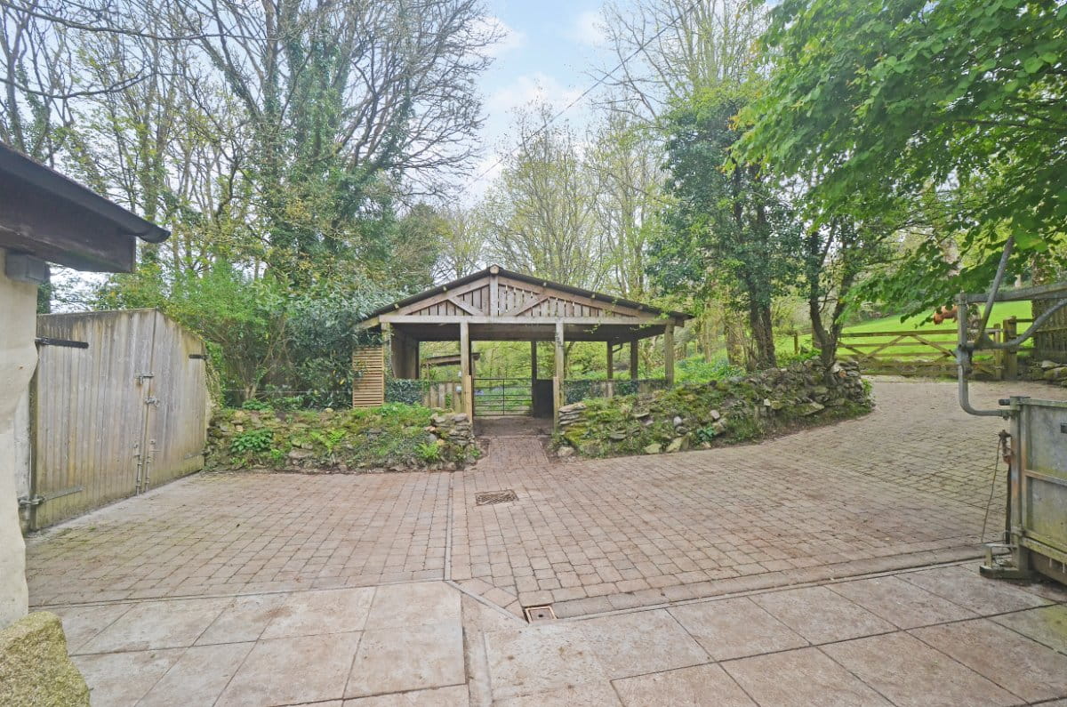 3.2 acres Farm, Hale Mills, Twelveheads TR4 - Available