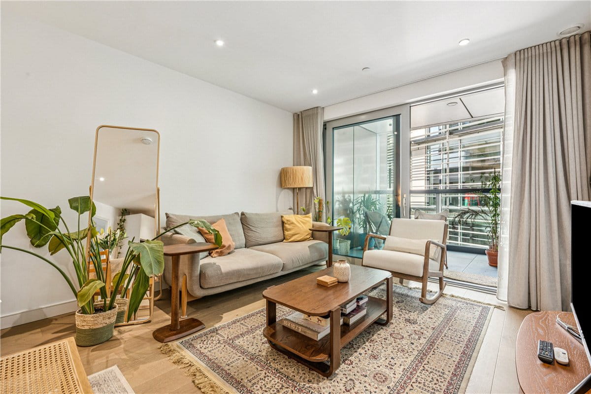 2 bedroom flat, Buckhold Road, London SW18