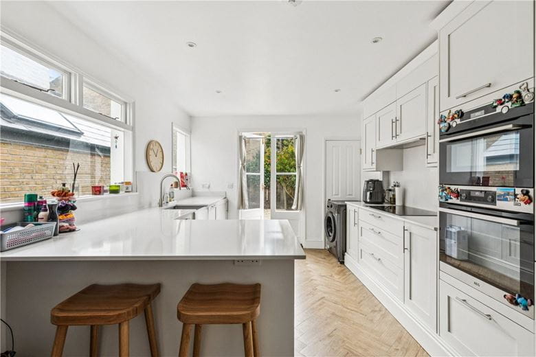 5 bedroom house, Cathles Road, London SW12 - Available