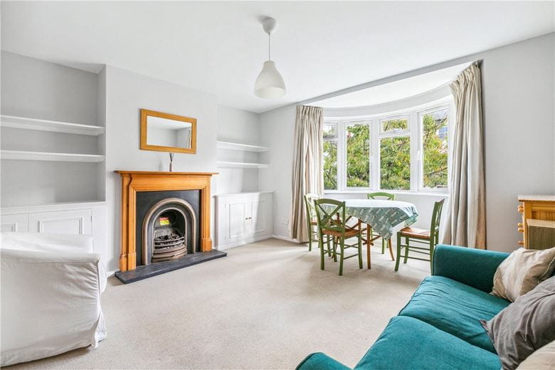 3 bedroom flat, Rosehill Road, London SW18