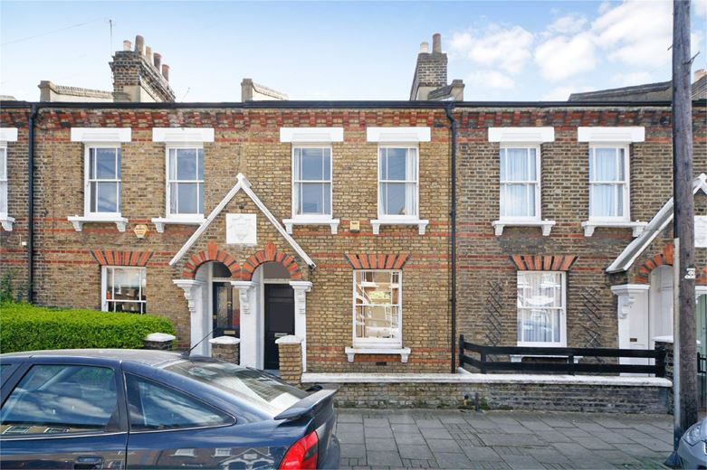 2 bedroom house, Eversleigh Road, London SW11 - Let Agreed