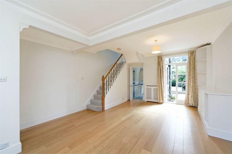 2 bedroom house, Eversleigh Road, London SW11 - Let Agreed