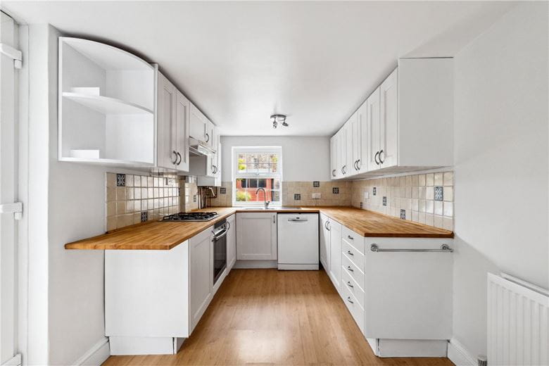 2 bedroom house, Beechcroft Road, London SW17