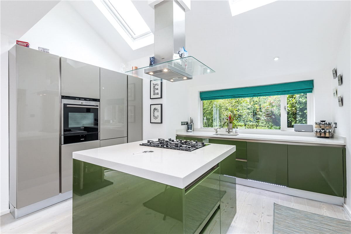 2 bedroom flat, Earlsfield Road, London SW18 - Available