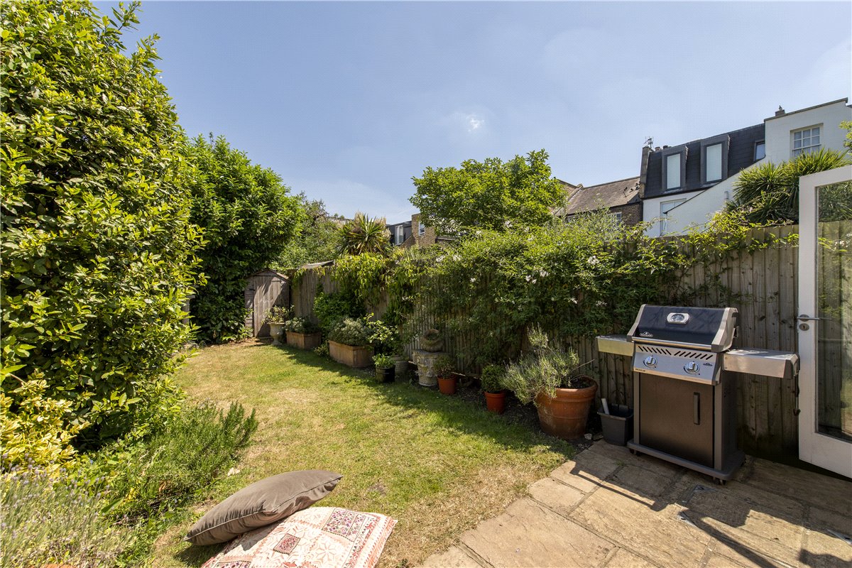 3 bedroom house, Wiseton Road, London SW17