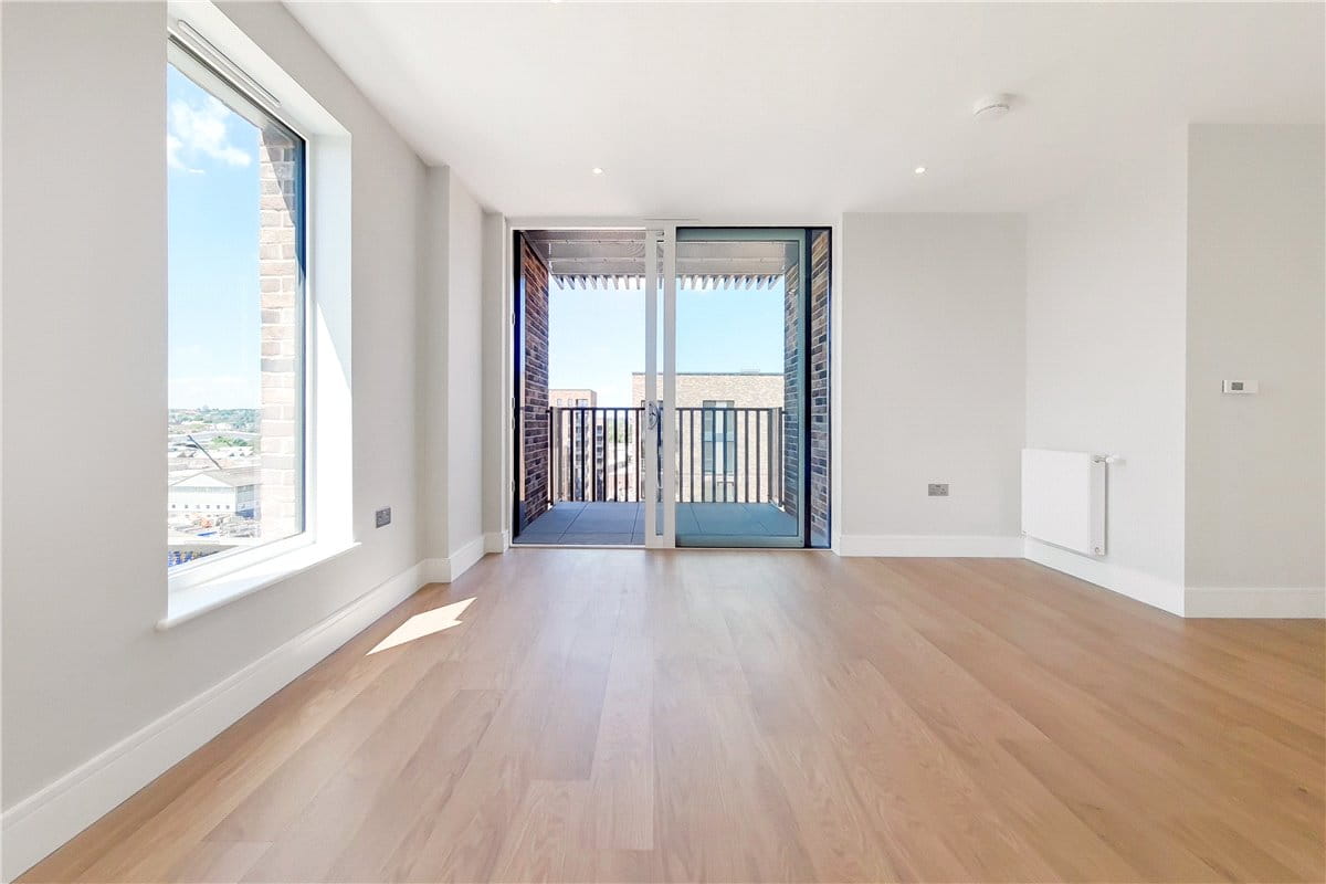 2 bedroom flat, Greyhound Parade, Wimbledon Grounds, London SW17 - Available