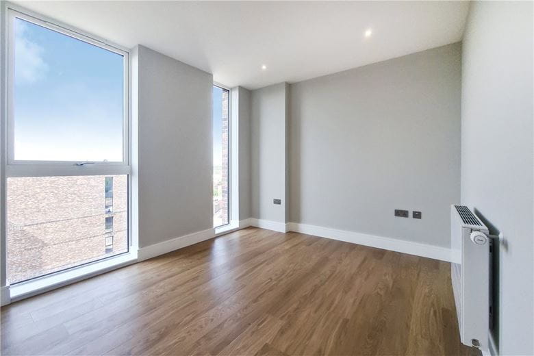 2 bedroom flat, Greyhound Parade, Wimbledon Grounds, London SW17