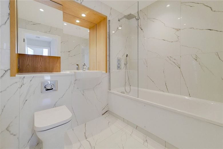 2 bedroom flat, Greyhound Parade, Wimbledon Grounds, London SW17